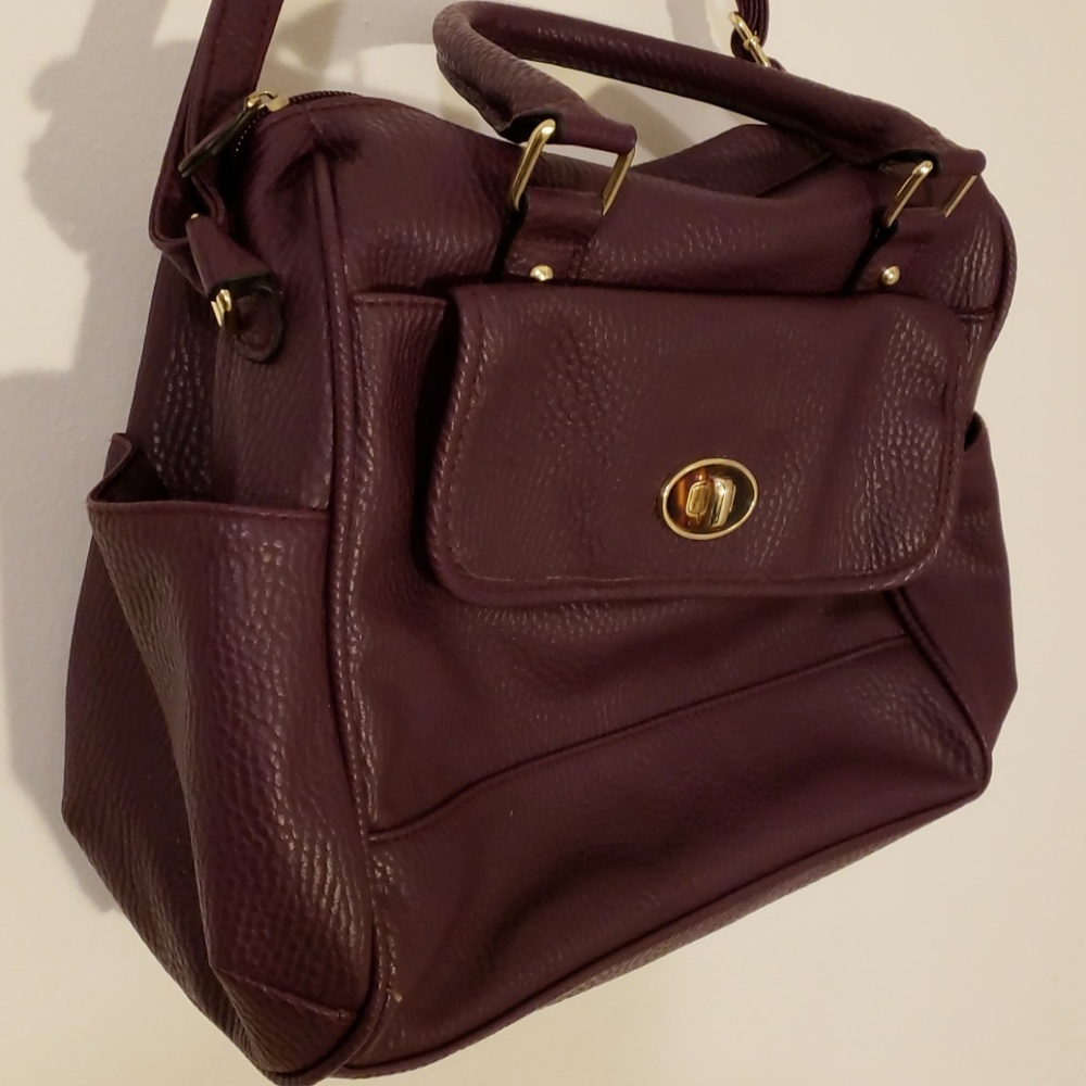Eggplant purple zippered purse, adjustable strap - Picture 3 of 6